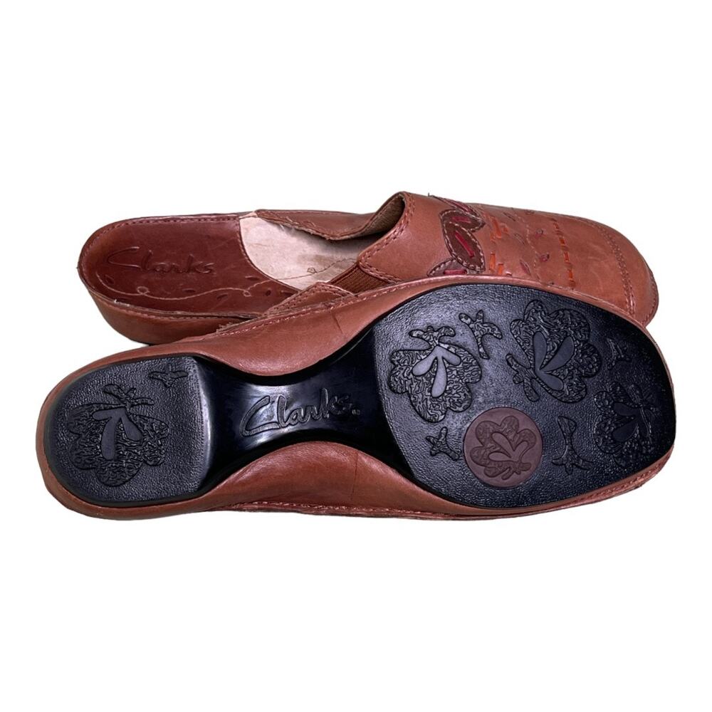 Clarks Leather Artesian Slip On Embroidered Mules Size 7.5 - Picture 4 of 5